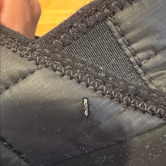 Youth THERMOBALL™ Traction Mules II - Northface, size 3 - Picture 9 of 9